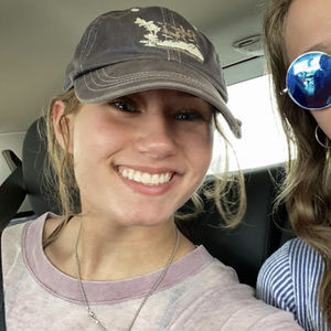 Meet your Posher, Leah